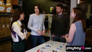 Dilettanti foursome cazzo con cazzo affamato MILF casalinghe