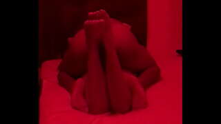 Mettendo fine alla sua fidanzata