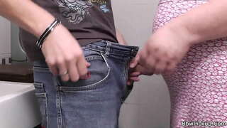 Scopata di una dorsale in un grasso foro