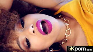 Grande Culo Nero Babe Rimbalza sul Cazzo