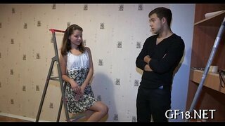 Lad অস্ত যায় এবং stares