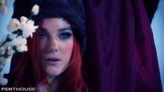 Attico Lesbiche Dani e Marie cazzo a vicenda nella neve