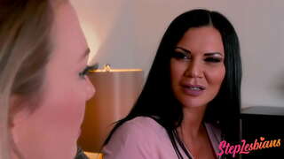 Matrigna Mostra La Figlia Come Avere Sesso Lesbico